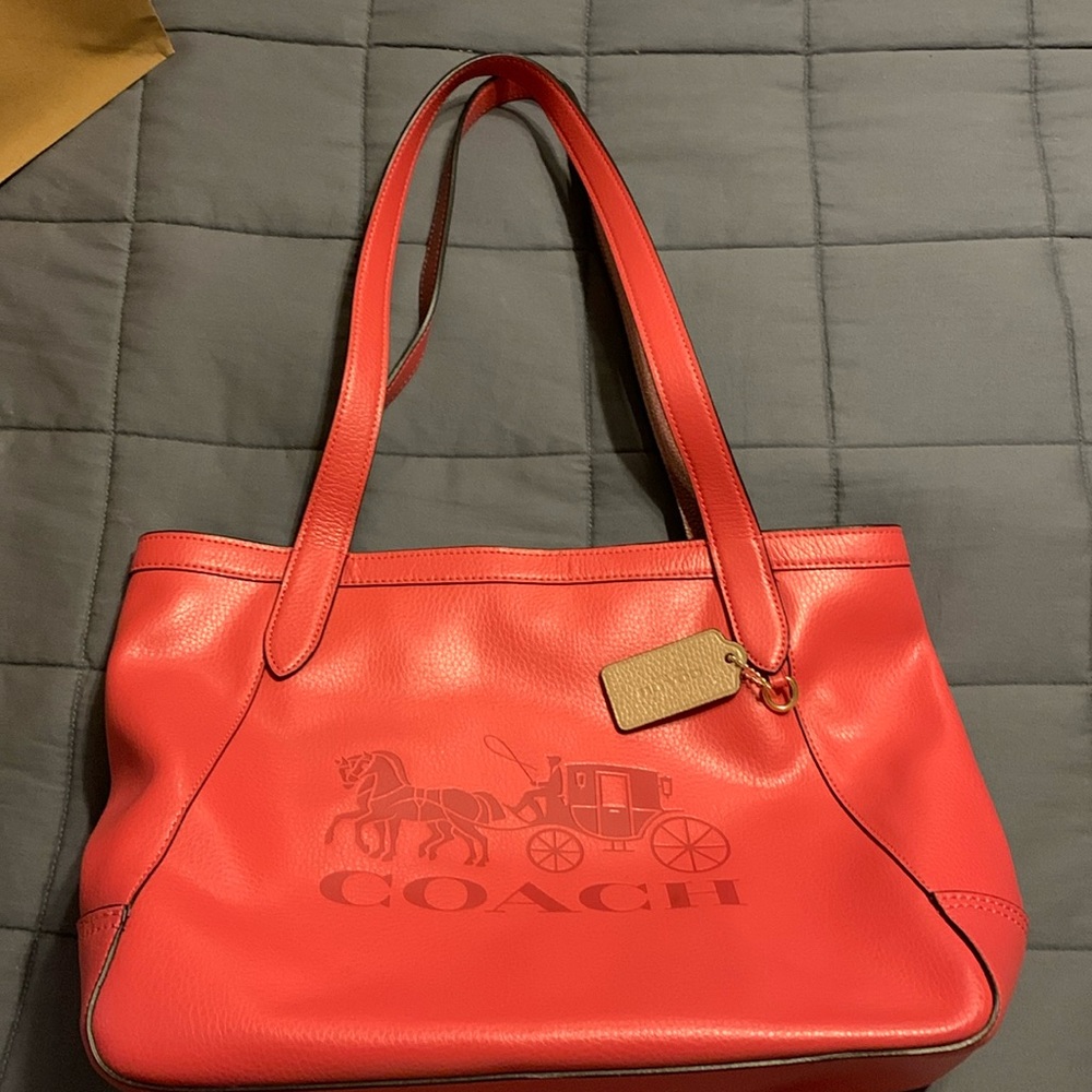 Authentic Coach purse. Pink leather EUC